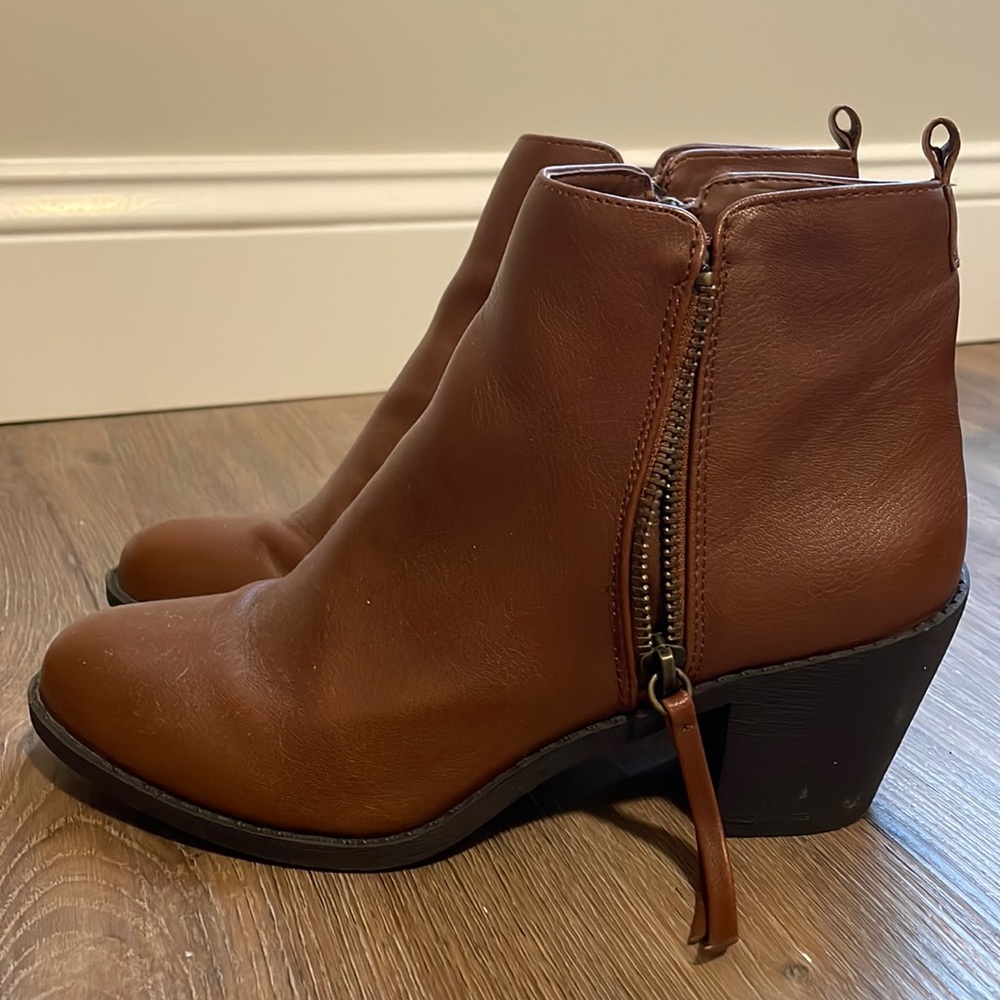 Heeled booties